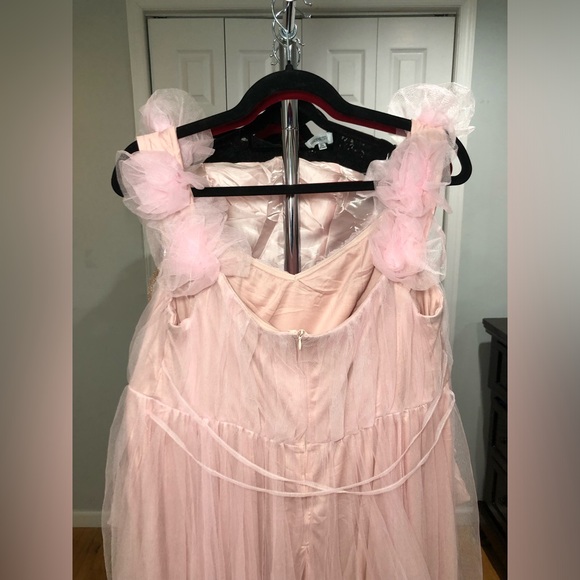 Elegant Off Shoulder Ruched Bust Split Thigh Tulle Evening Dress - Picture 8 of 11